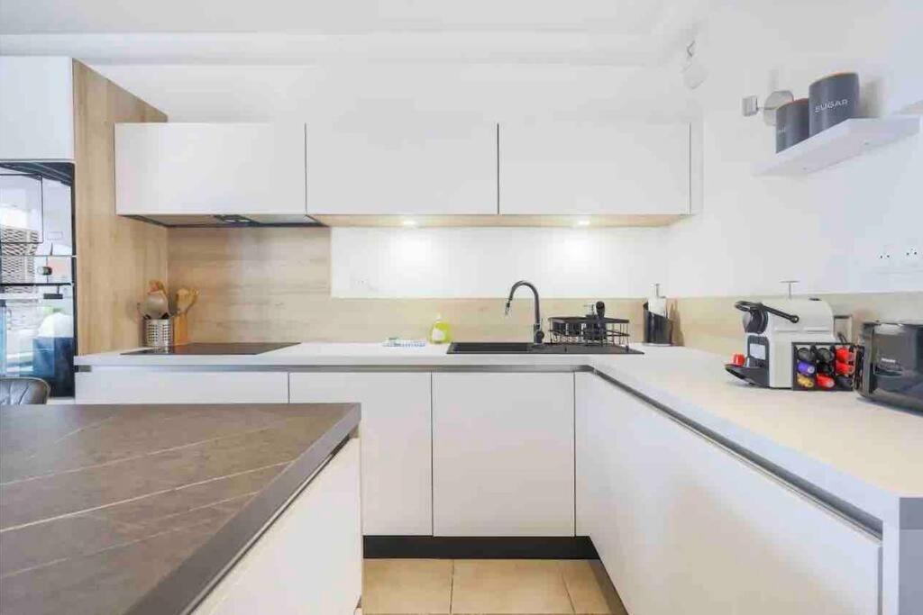 Logement Moderne Luxueux Parking Ac Cote De La Mer Nice Exterior photo